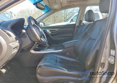 2015 Nissan Altima 2.5 z USA, uszkodzony, nr VIN 1N4AL3AP8FC166188